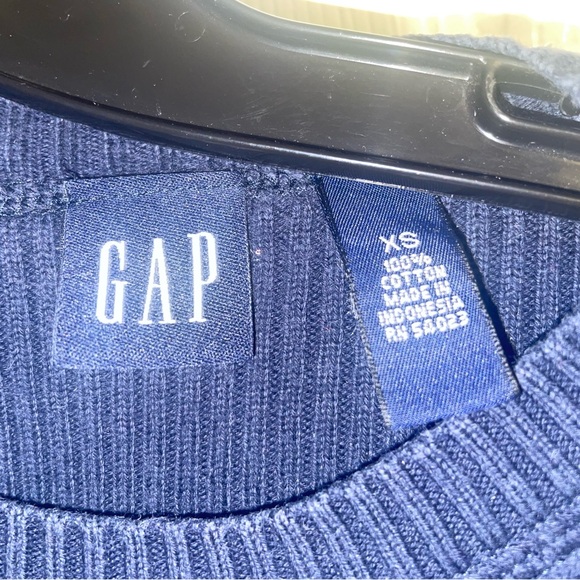 Navy Blue Gap Sweater - Picture 2 of 5